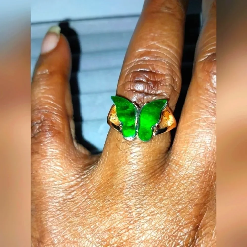 Super cute emerald green butterfly ring sz 7